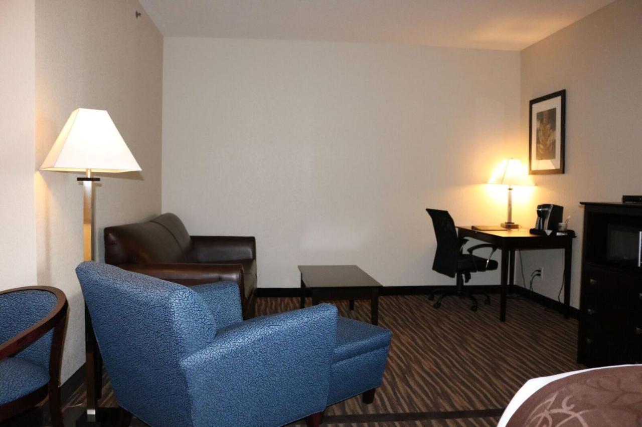 Cobblestone Inn & Suites Maryville Bagian luar foto