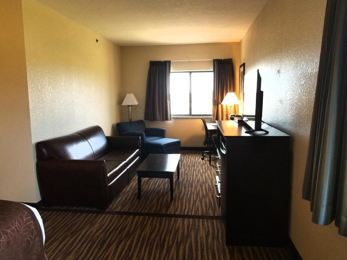 Cobblestone Inn & Suites Maryville Bagian luar foto