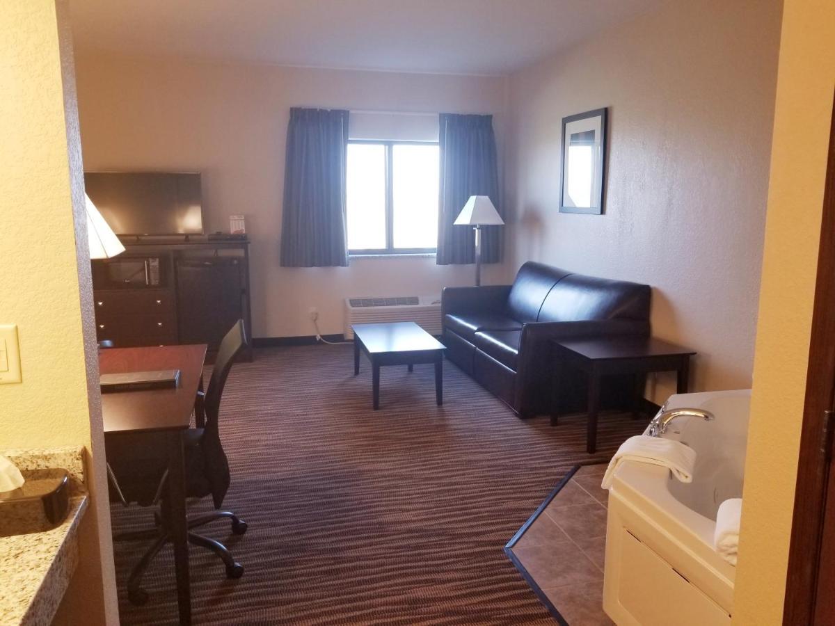 Cobblestone Inn & Suites Maryville Bagian luar foto