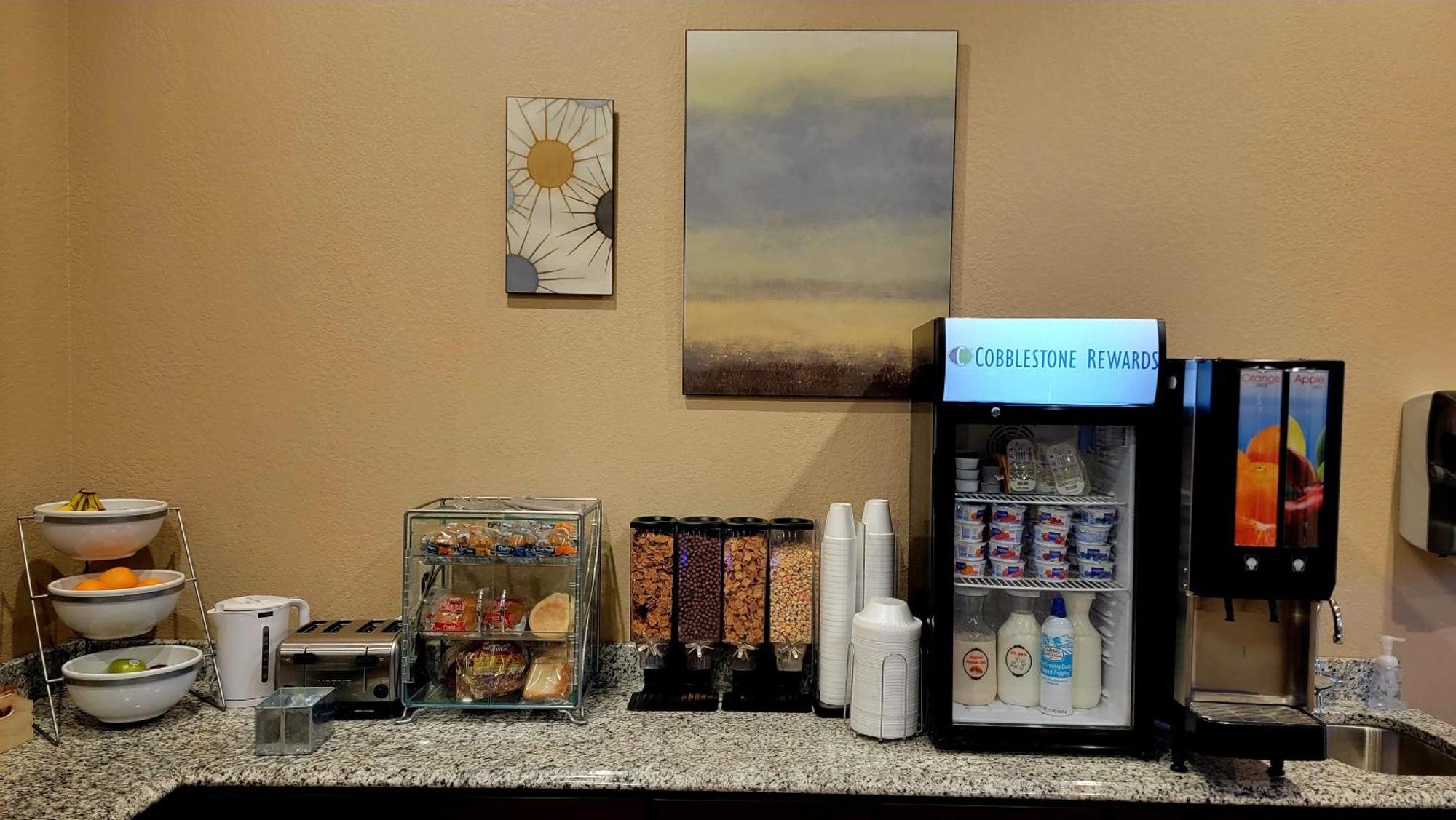 Cobblestone Inn & Suites Maryville Bagian luar foto