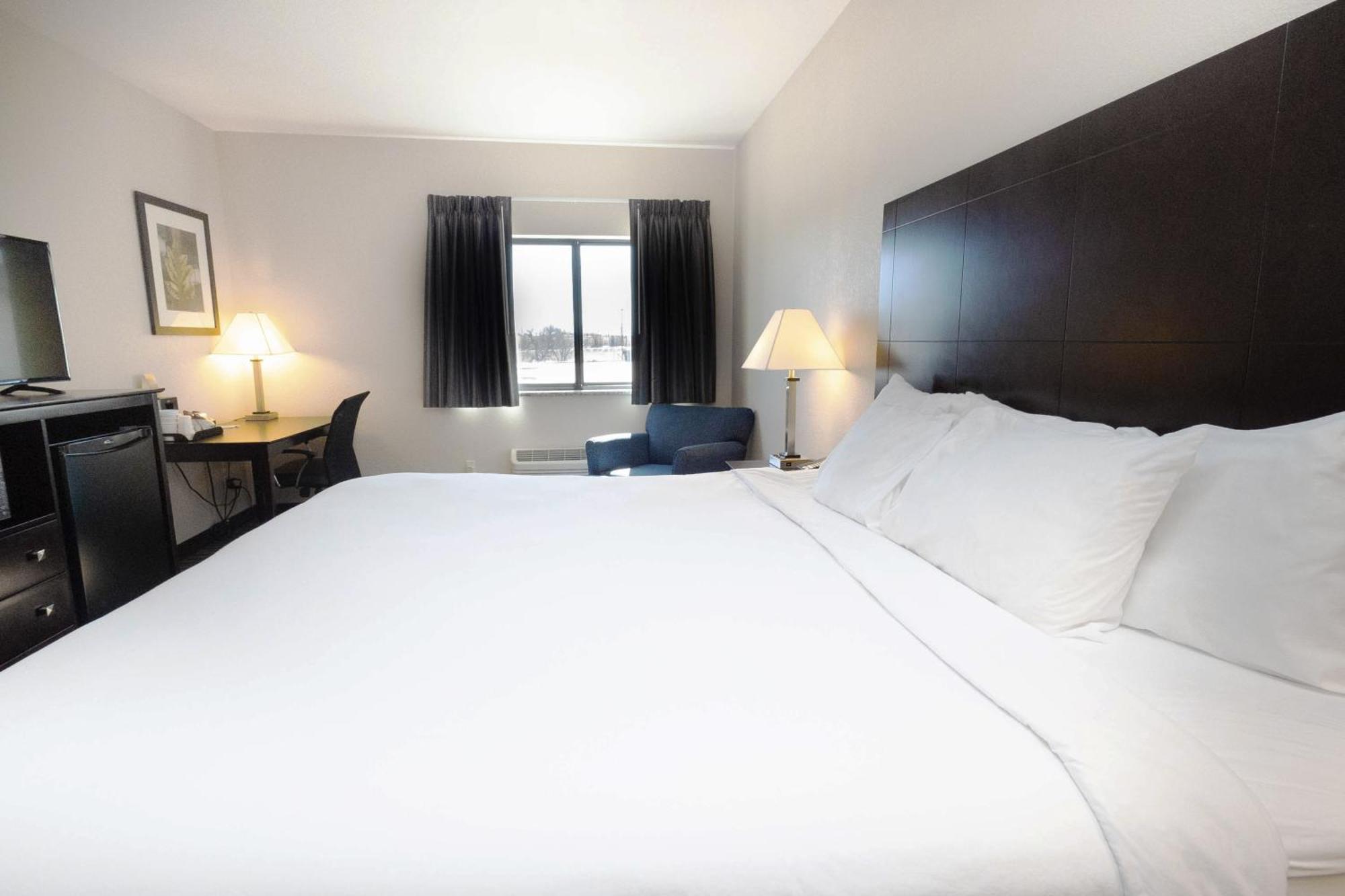 Cobblestone Inn & Suites Maryville Bagian luar foto