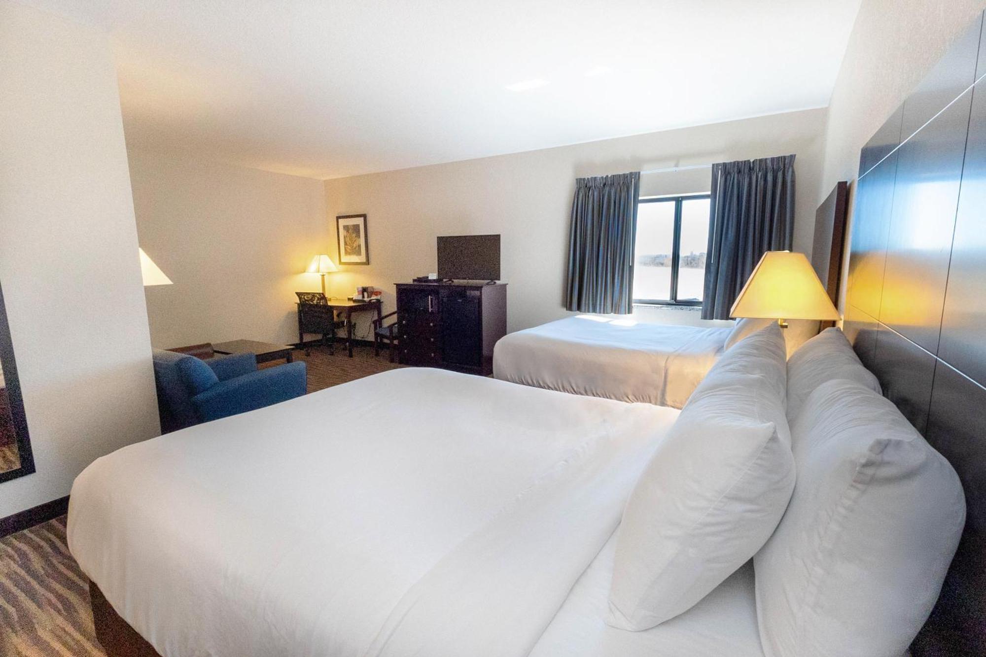 Cobblestone Inn & Suites Maryville Bagian luar foto