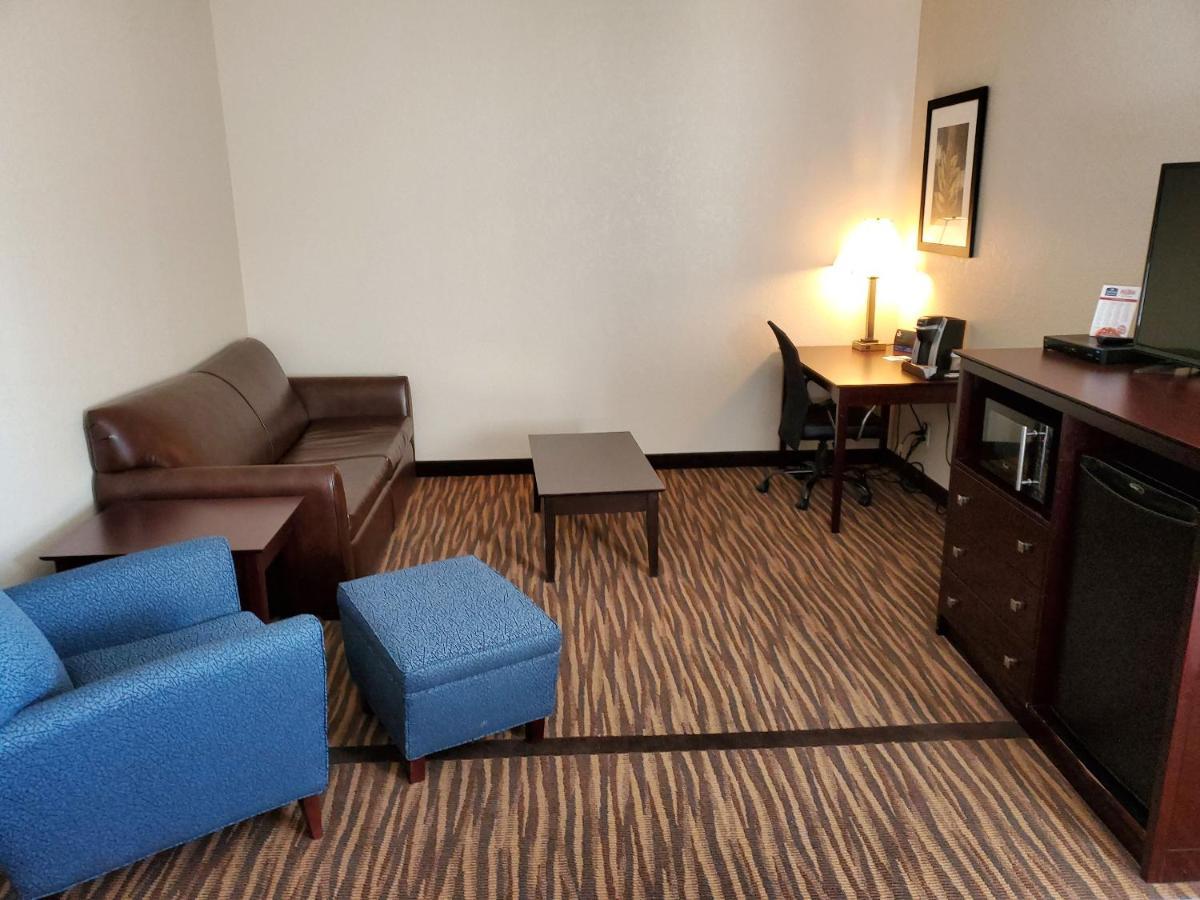 Cobblestone Inn & Suites Maryville Bagian luar foto